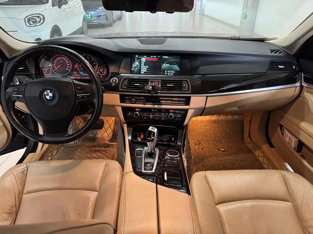 BMW 5 Series — миниатюра 8