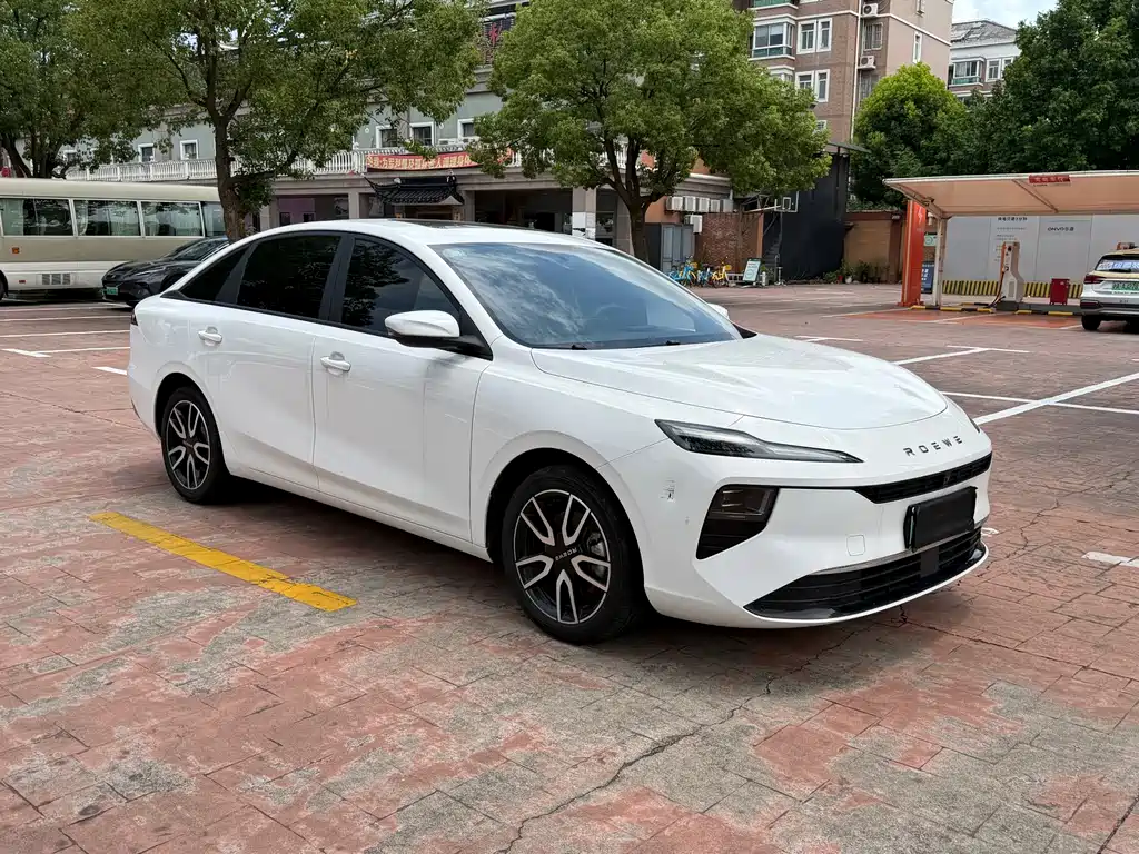 Roewe Young Wai D6 — миниатюра 2