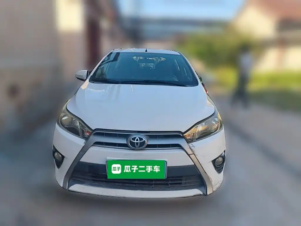Toyota Yaris L — миниатюра 2