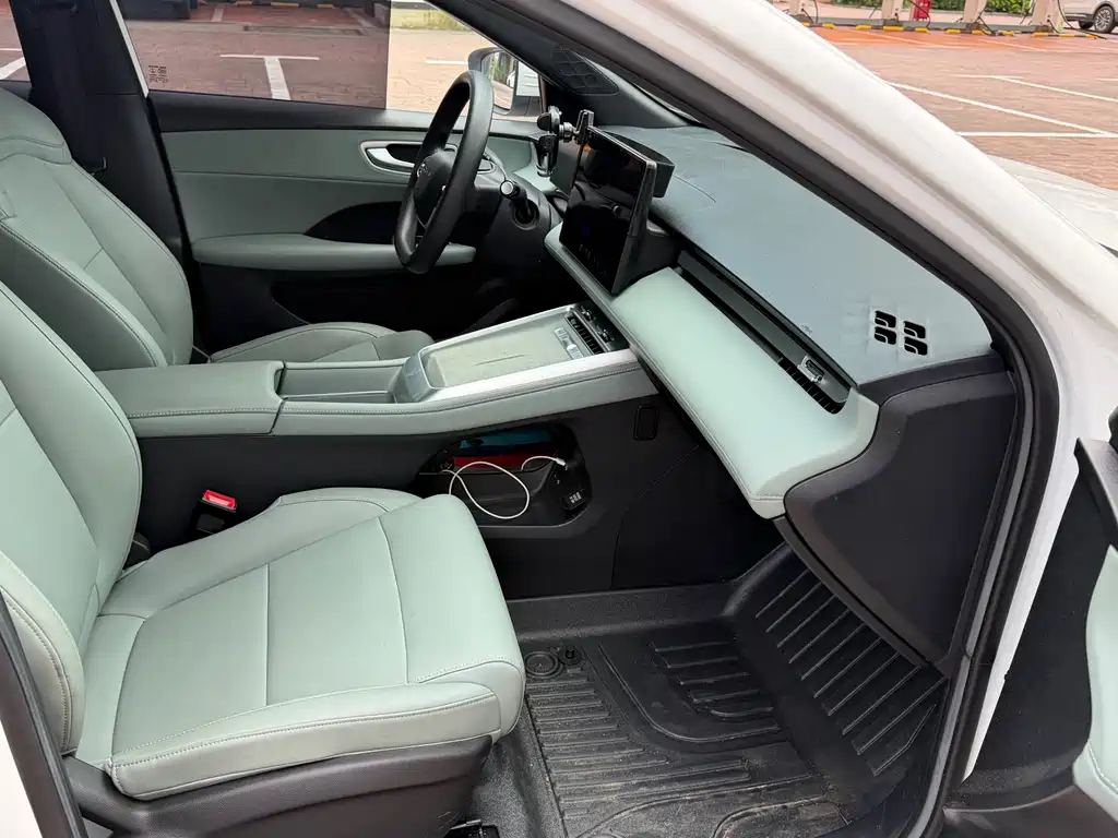 Roewe Young Wai D6 — миниатюра 8