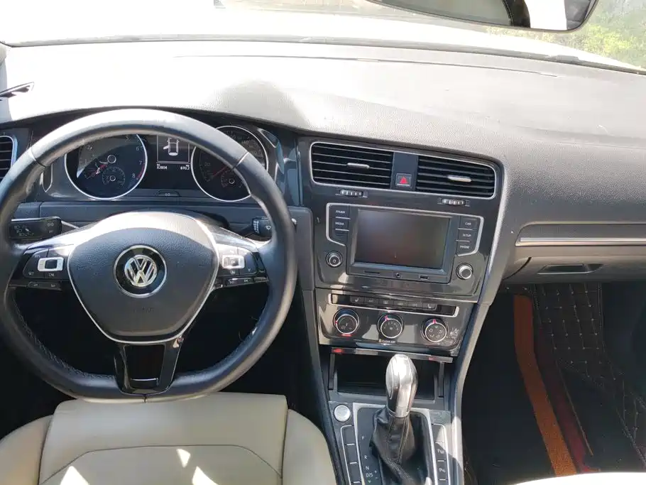Volkswagen Golf — миниатюра 12