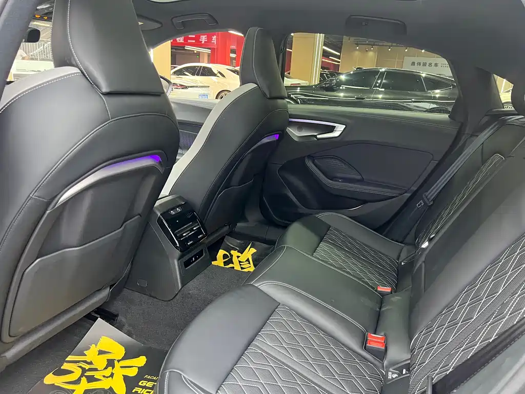 Audi Audi A5L — миниатюра 10