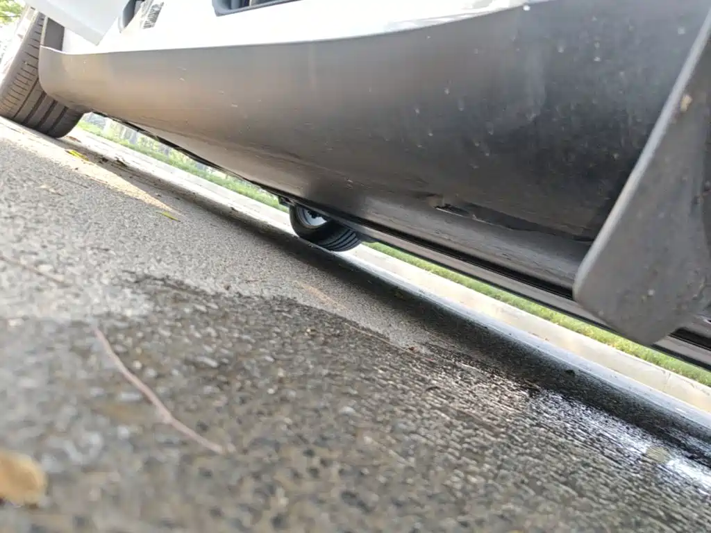 Tesla Model Y — миниатюра 21