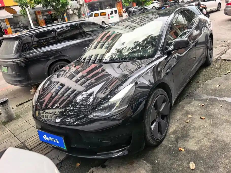 Tesla Model 3 — миниатюра 2