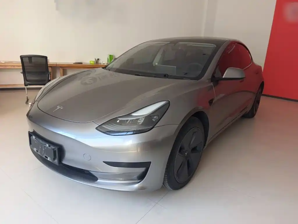 Tesla Model 3 — миниатюра 2