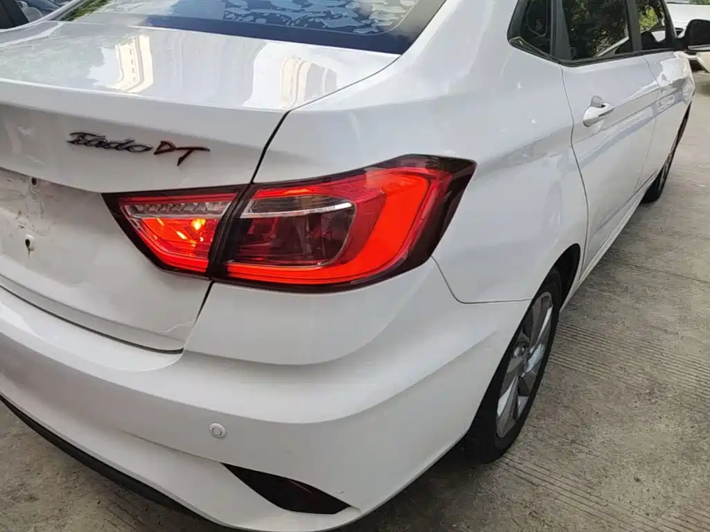 Changan Eado DT — миниатюра 24