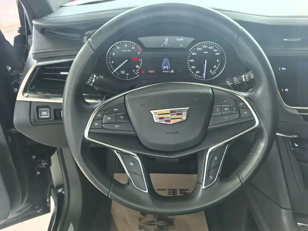 Cadillac XT5 — миниатюра 10
