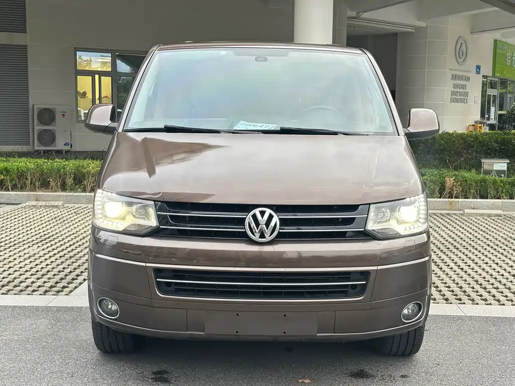 Volkswagen Multivan — миниатюра 2