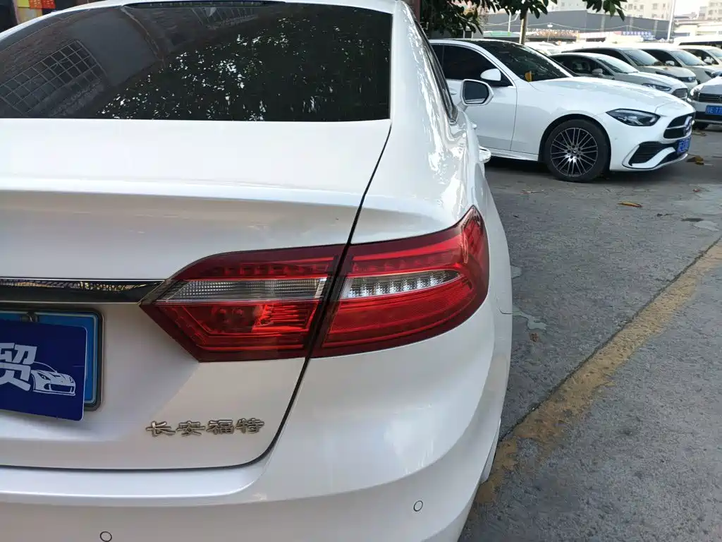 Ford Taurus — миниатюра 8