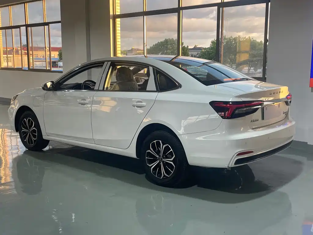 Roewe i6 MAX New Energy — миниатюра 6