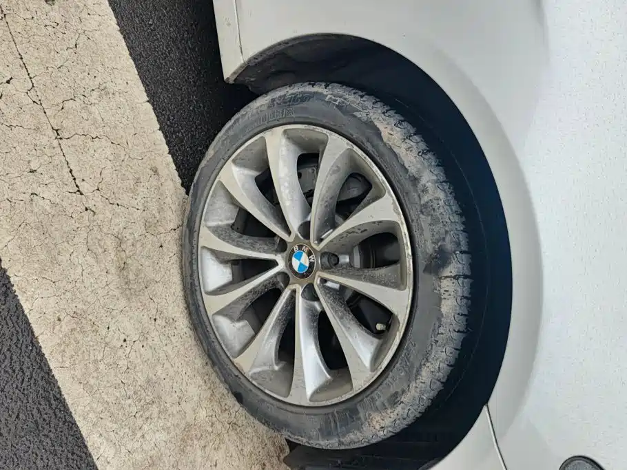 BMW 5 Series — миниатюра 5