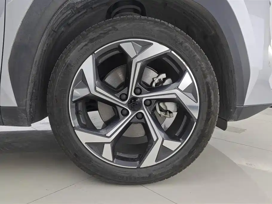 GEELY AUTOMOBILE BOYUE L