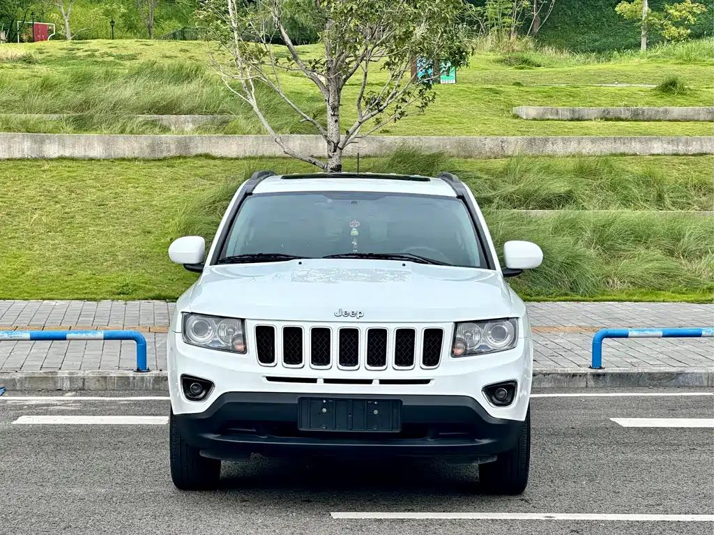 Jeep Compass (Import) — миниатюра 2