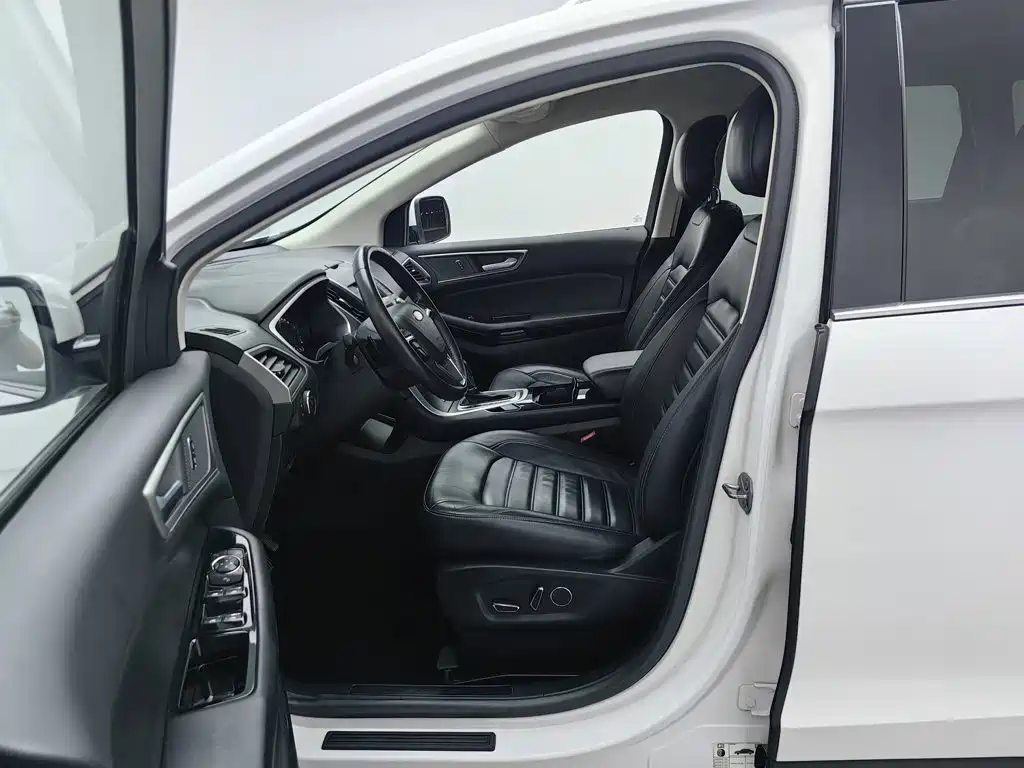 Ford Edge — миниатюра 10