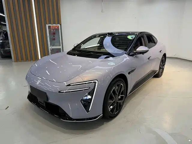 2025 Avatr 06