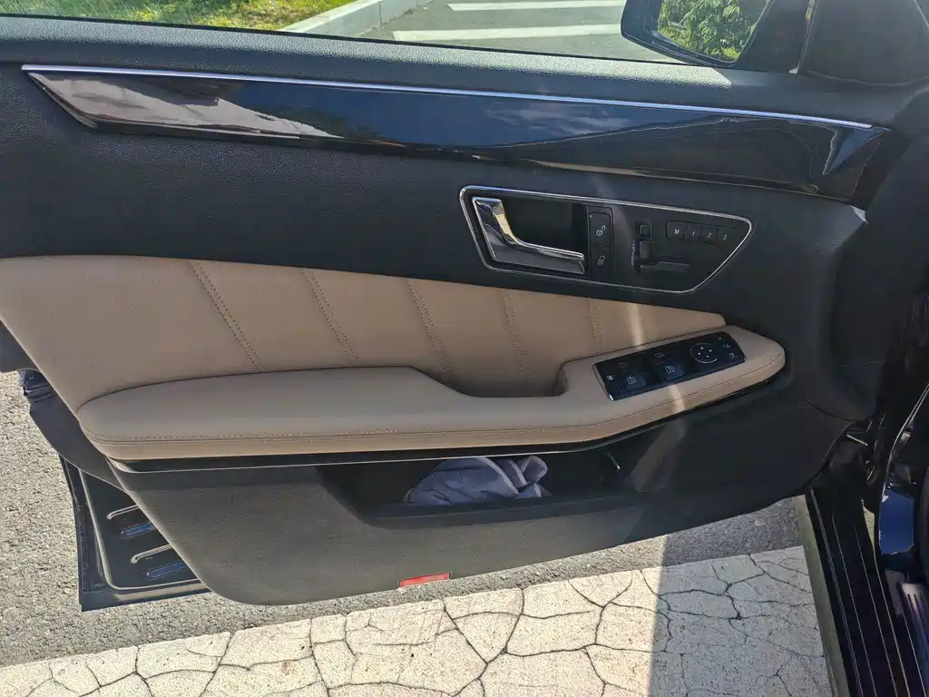 Mercedes-Benz E-Class (Import) — миниатюра 9