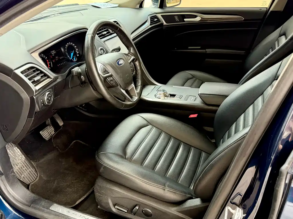 Ford Mondeo — миниатюра 9