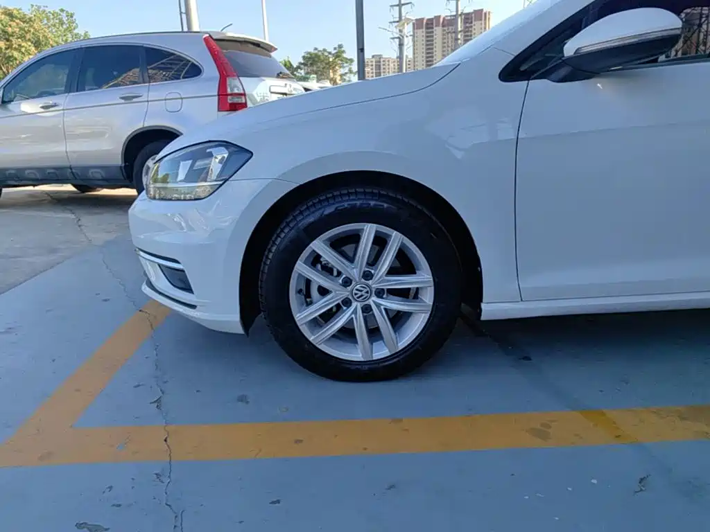 Volkswagen Golf — миниатюра 23