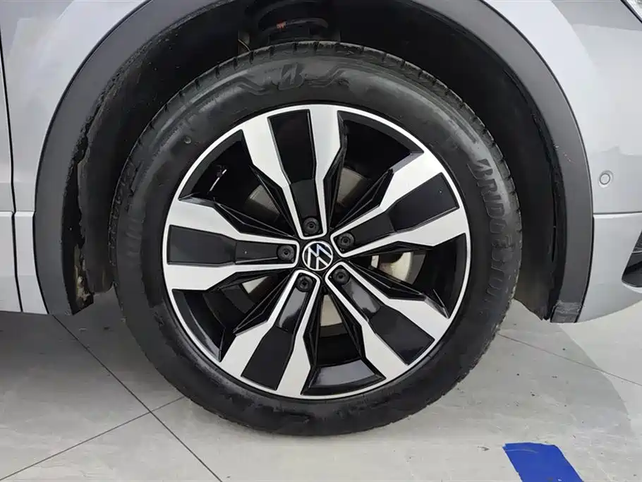 Volkswagen Tiguan L L 2022 330TSI AT R-Line