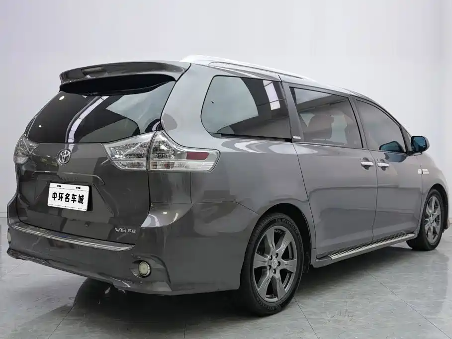 Toyota Sienna — миниатюра 16