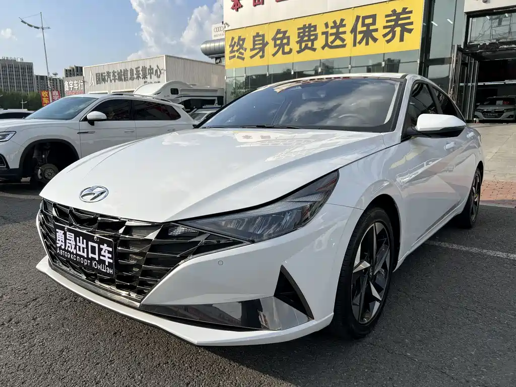 Купить Hyundai Elantra