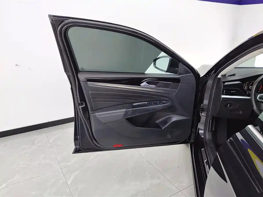 Volkswagen Passat 2022 330TSI Elite