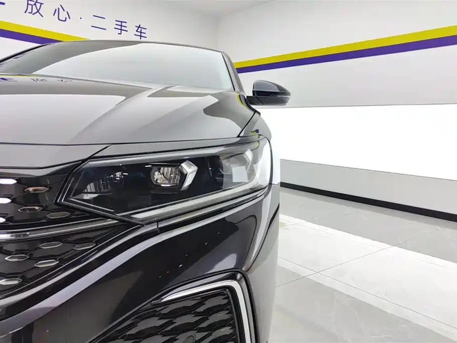 Volkswagen Passat 2022 330TSI Elite