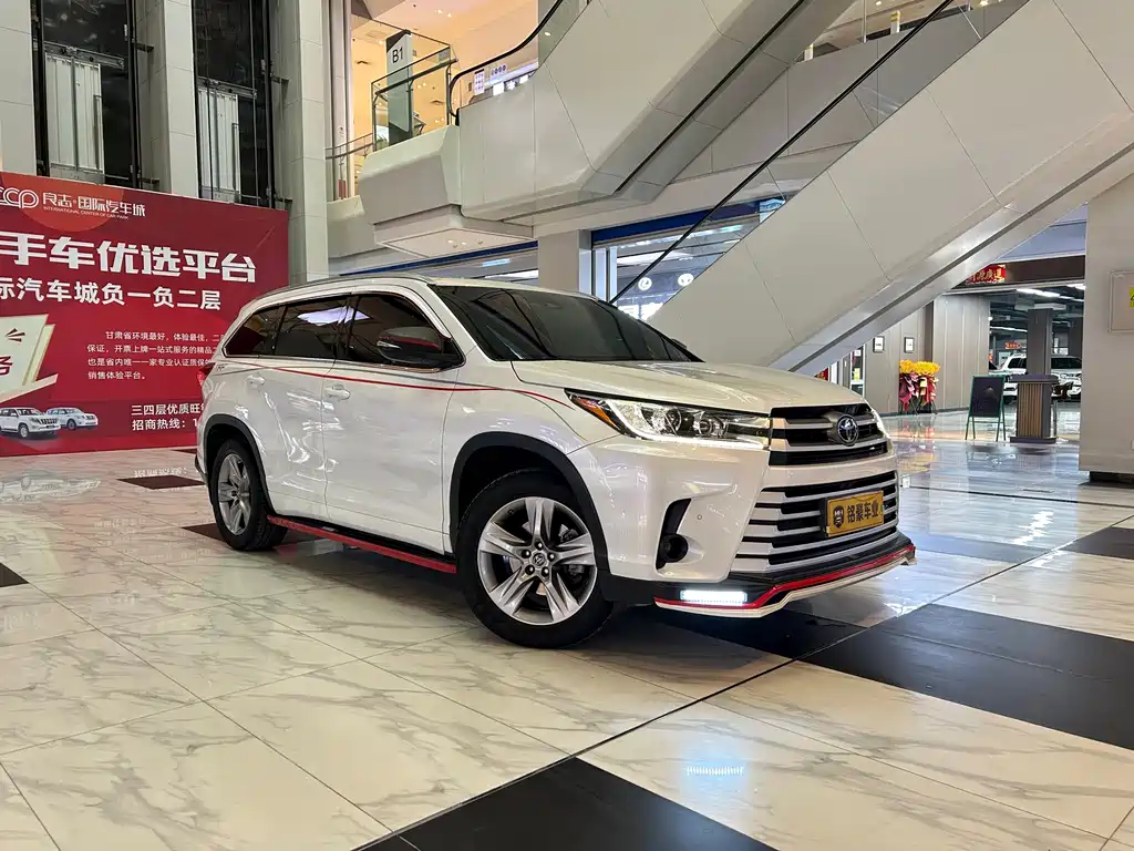 TOYOTA HIGHLANDER