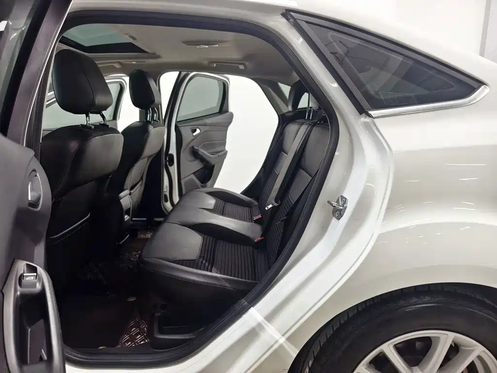 Ford Focus — миниатюра 13
