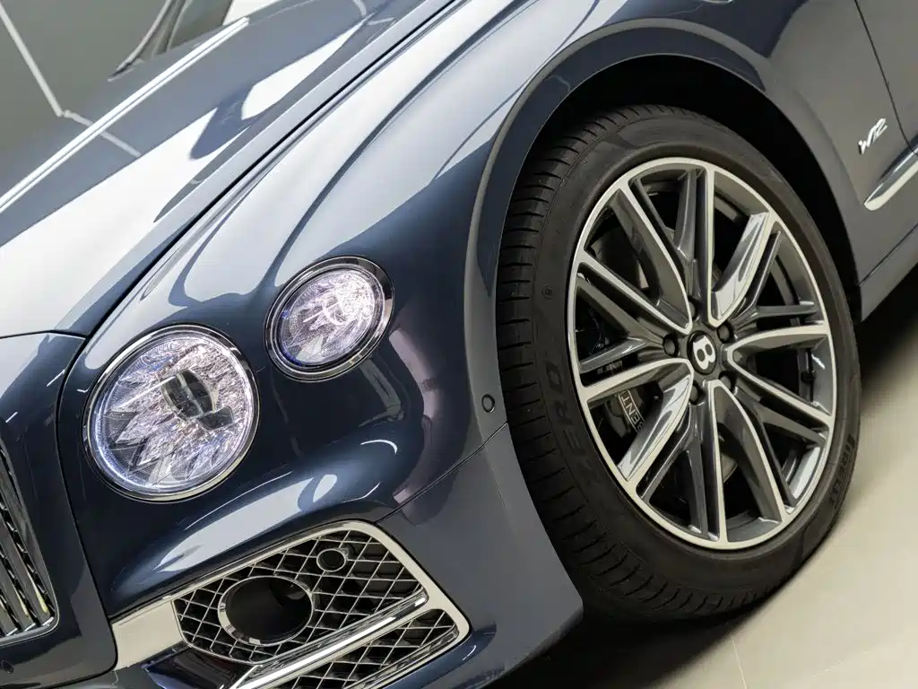 Bentley Flying Spur — миниатюра 3