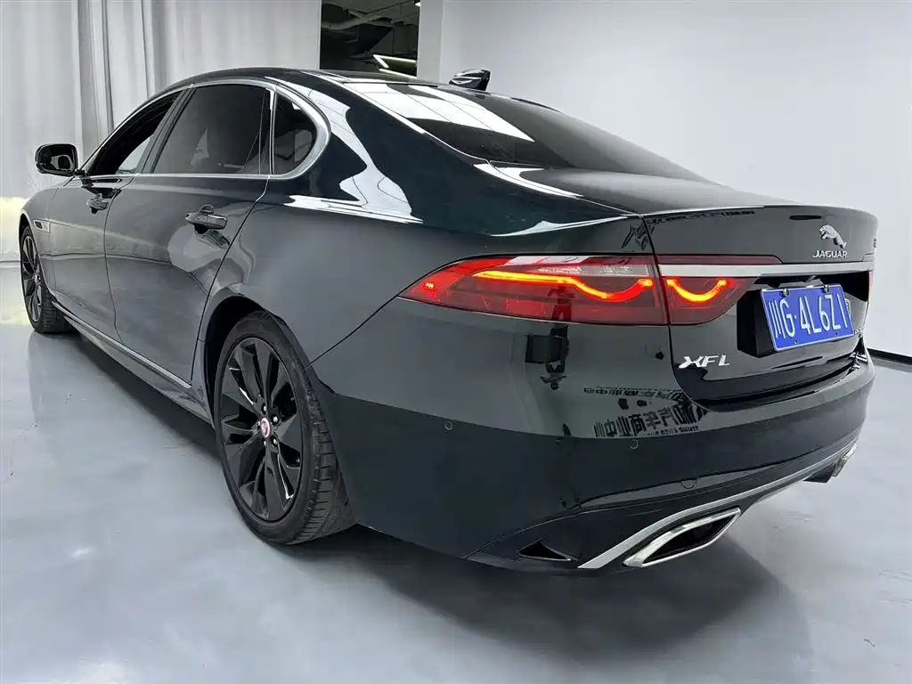 Jaguar XFL 2021 XFL 2.0T P300 Flagship Sport