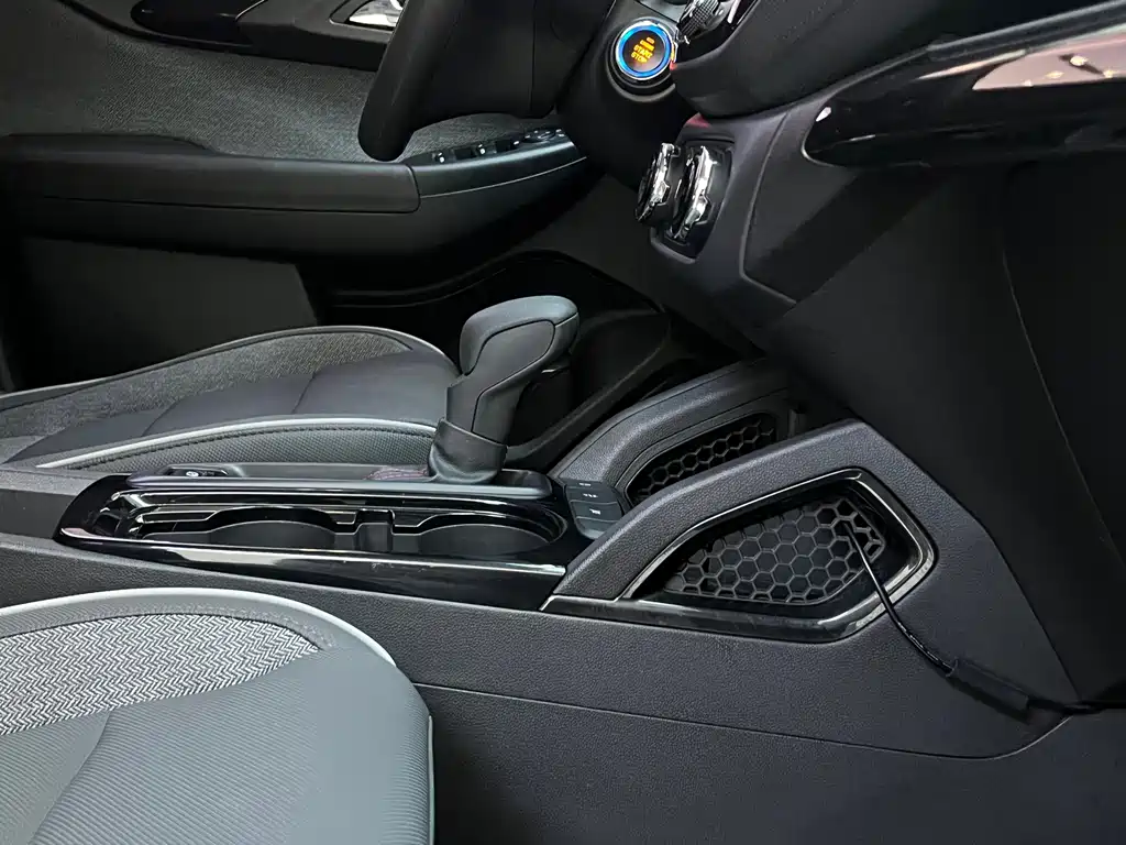 Chevrolet Tracker — миниатюра 16