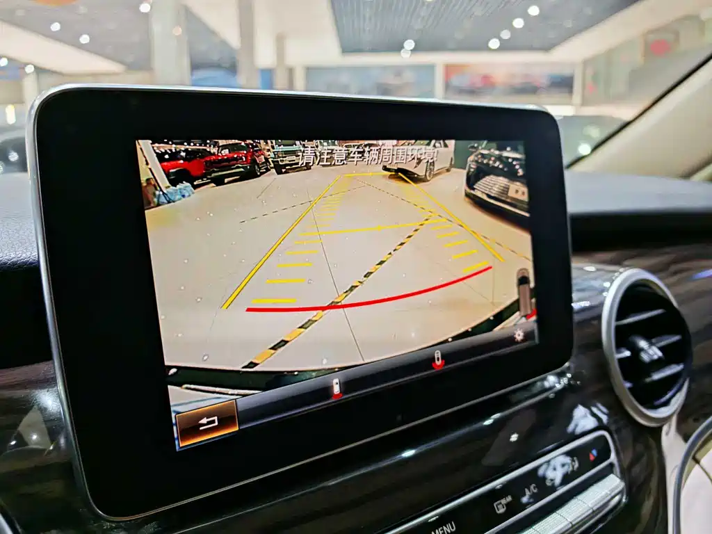 MERCEDES-BENZ V CLASS