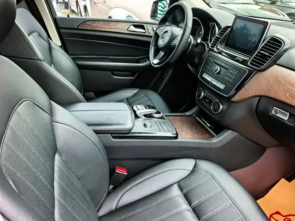Mercedes-Benz GLE (Import) — миниатюра 12