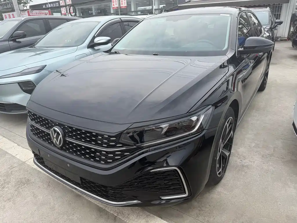 Volkswagen Passat 2023