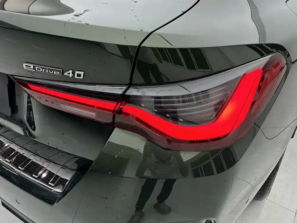 BMW i4 — миниатюра 6