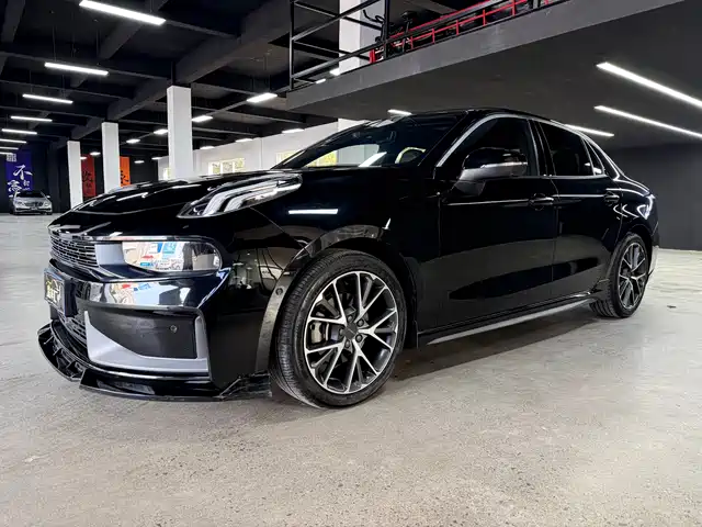 2020 Lynk & Co 03