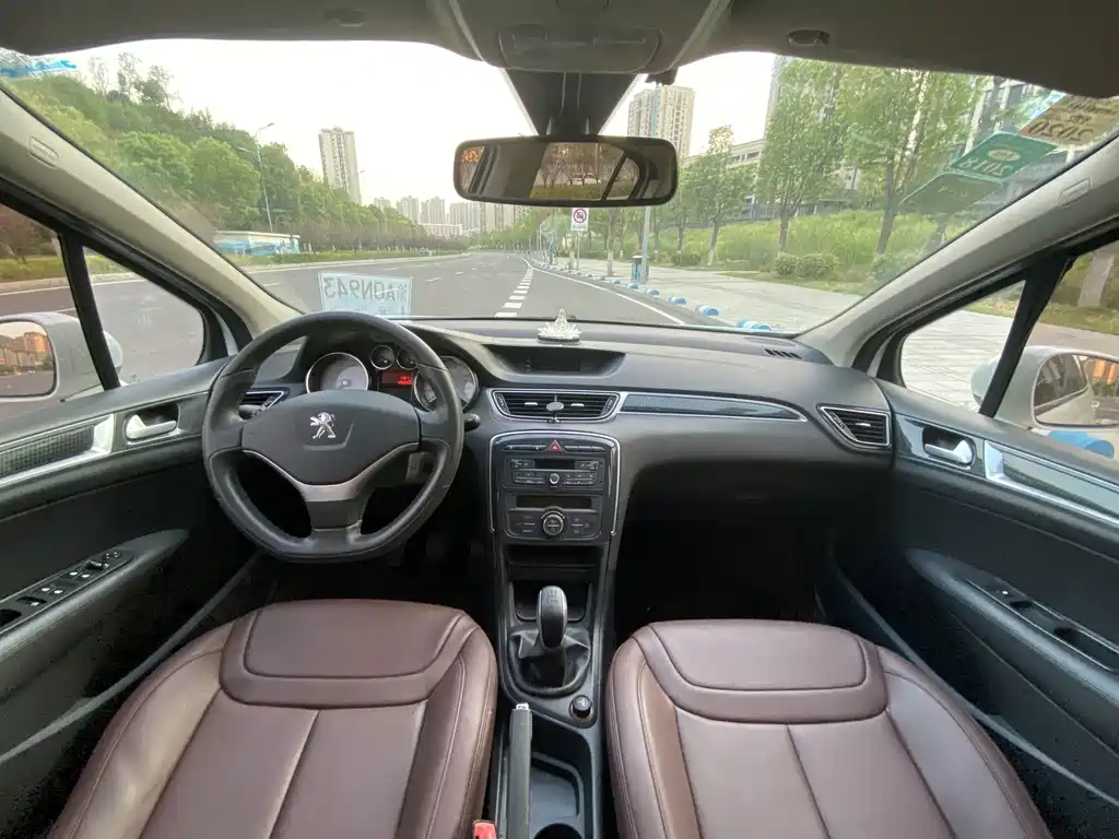 Peugeot 308 — миниатюра 11