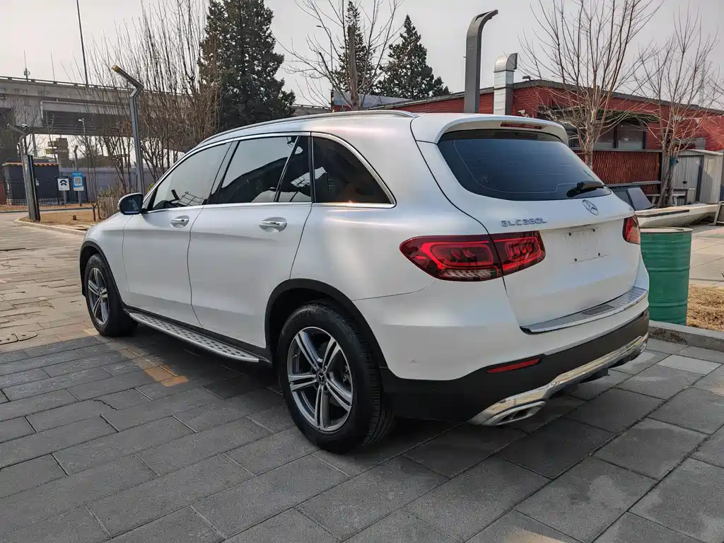 MERCEDES-BENZ GLC