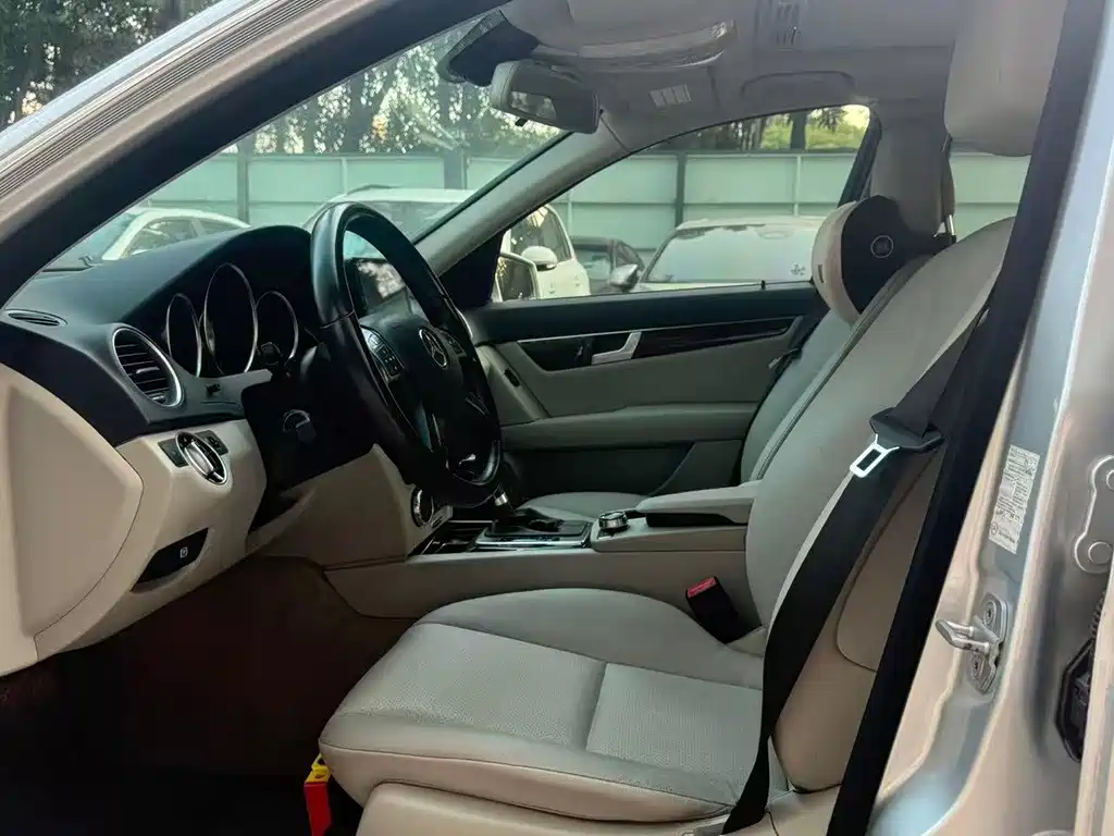 Mercedes-Benz C-Class — миниатюра 9