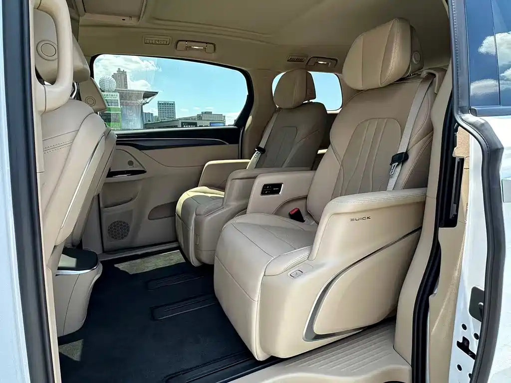 Buick GL8 Hybrid — миниатюра 6