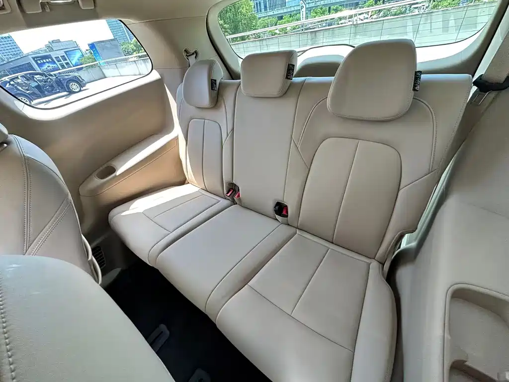 Buick GL8 Hybrid — миниатюра 7