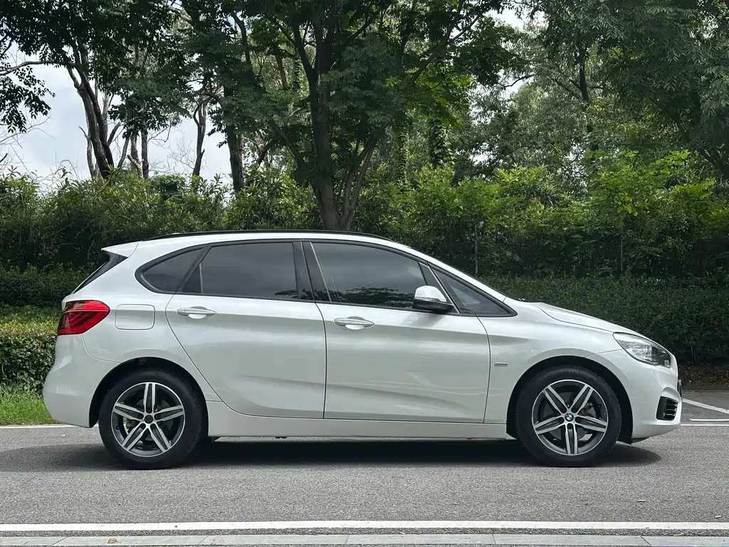 BMW 2 Series Active Tourer — миниатюра 19