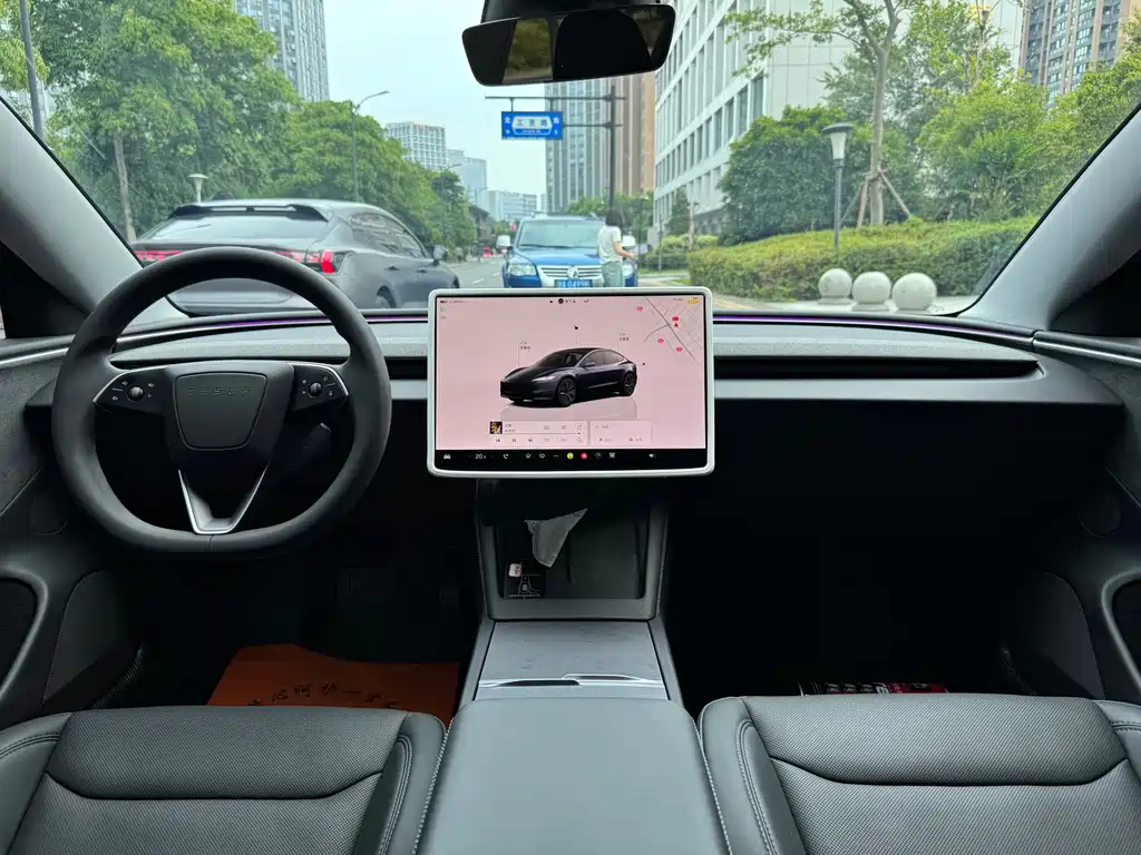 Tesla Model 3 — миниатюра 6