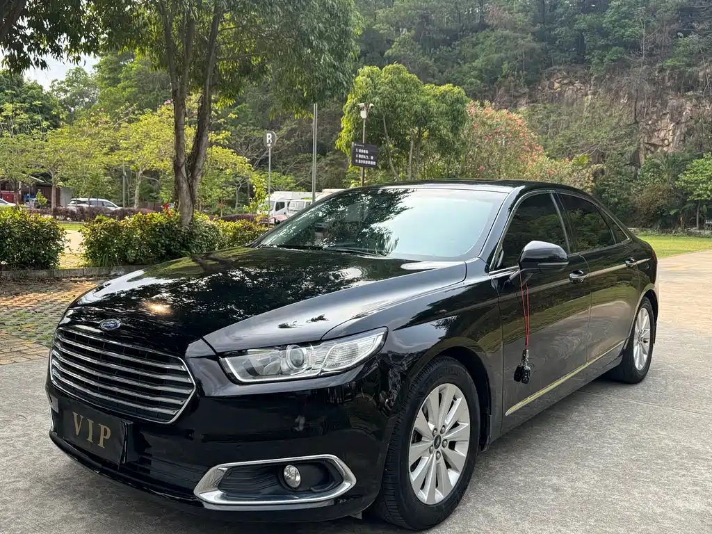 Ford Taurus 2018