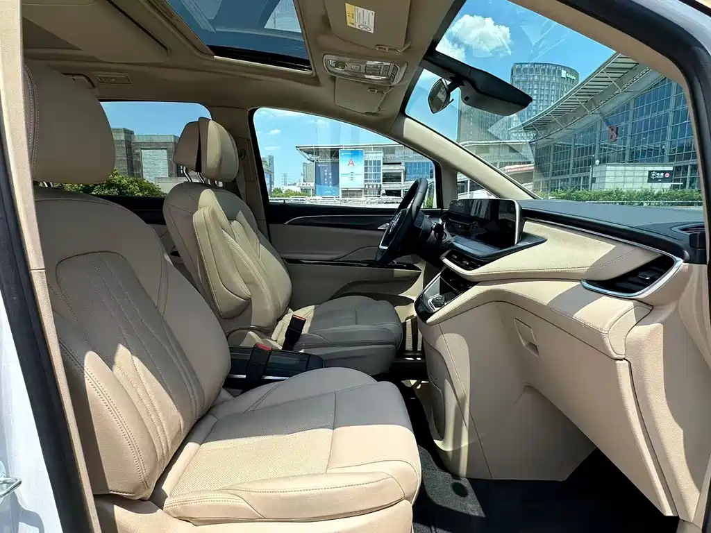Buick GL8 Hybrid — миниатюра 10