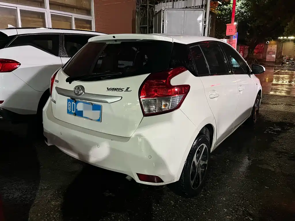 Toyota Yaris L — миниатюра 6