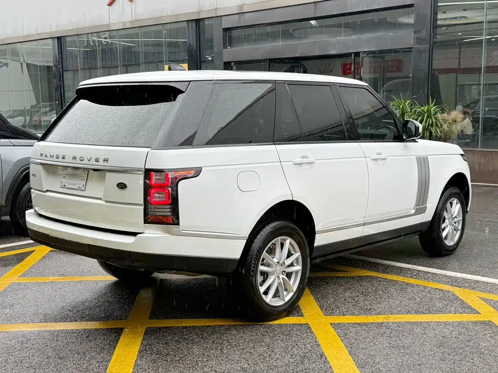 Land Rover Range Rover — миниатюра 4