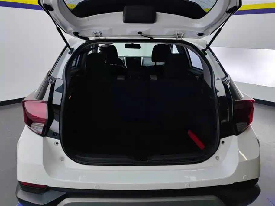 TOYOTA YARIS L ZHIXUAN