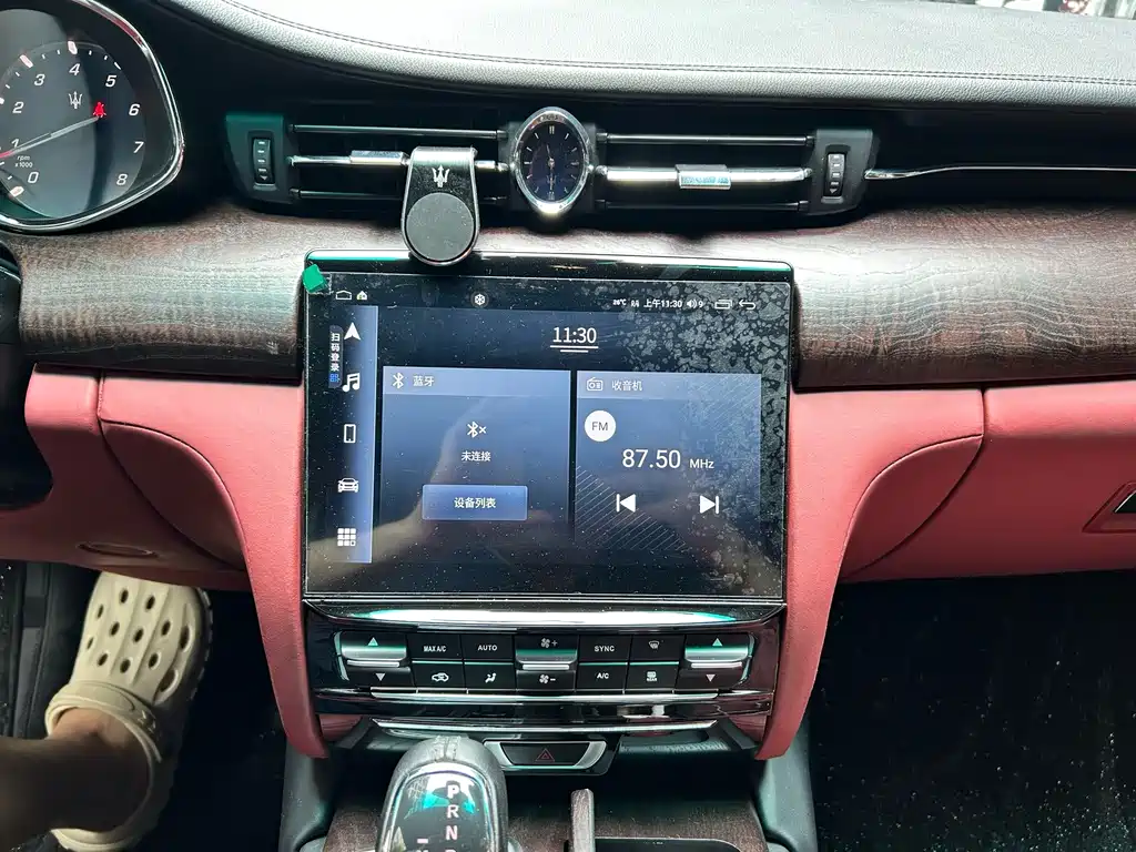 Maserati Quattroporte — миниатюра 12